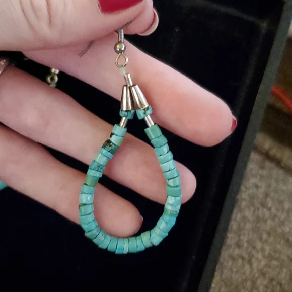 Turquoise and silver earrings - Picture 2 of 4